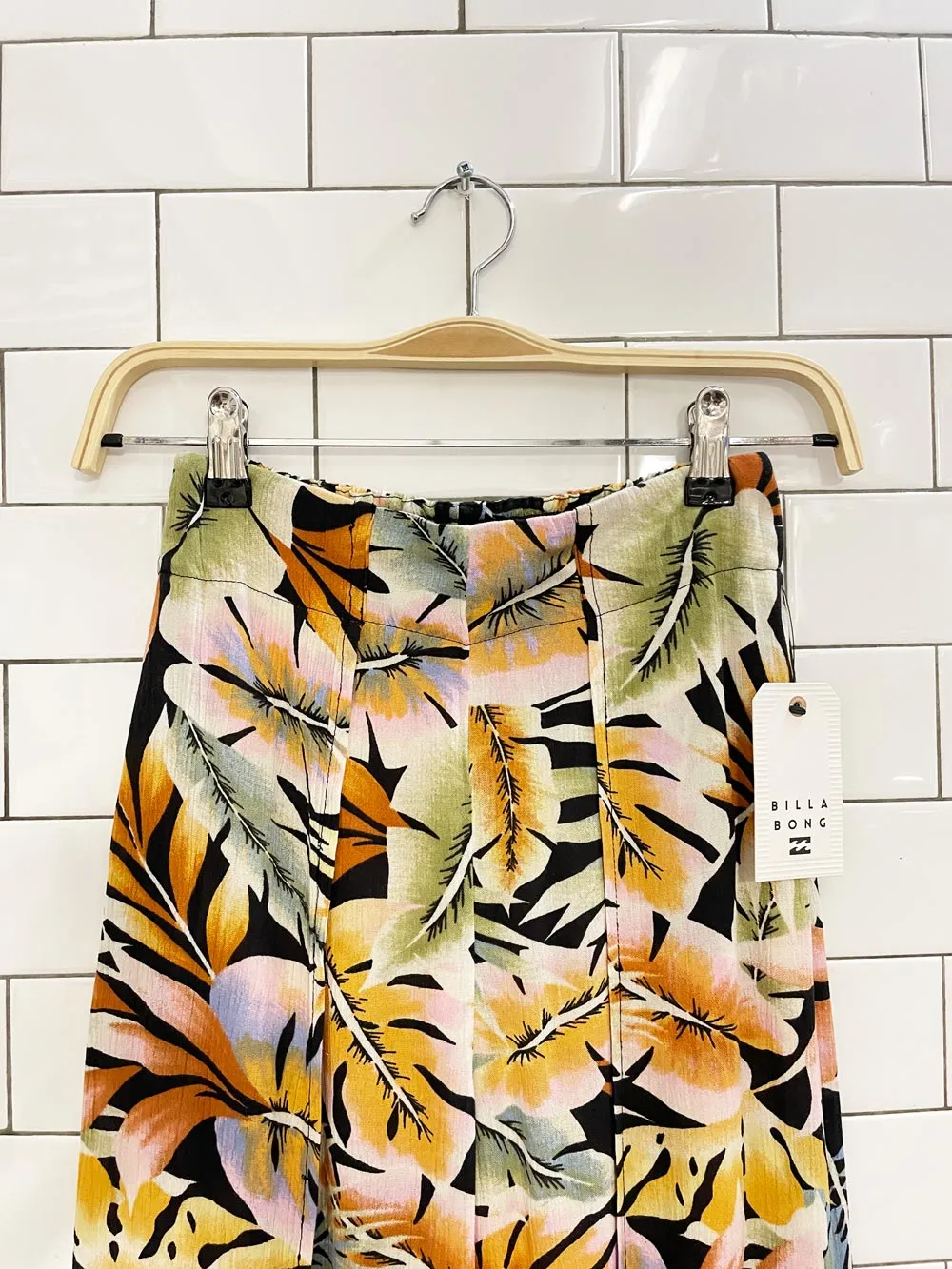 nwt billabong tropical split wide leg pant sold by Good Market Thrift Store