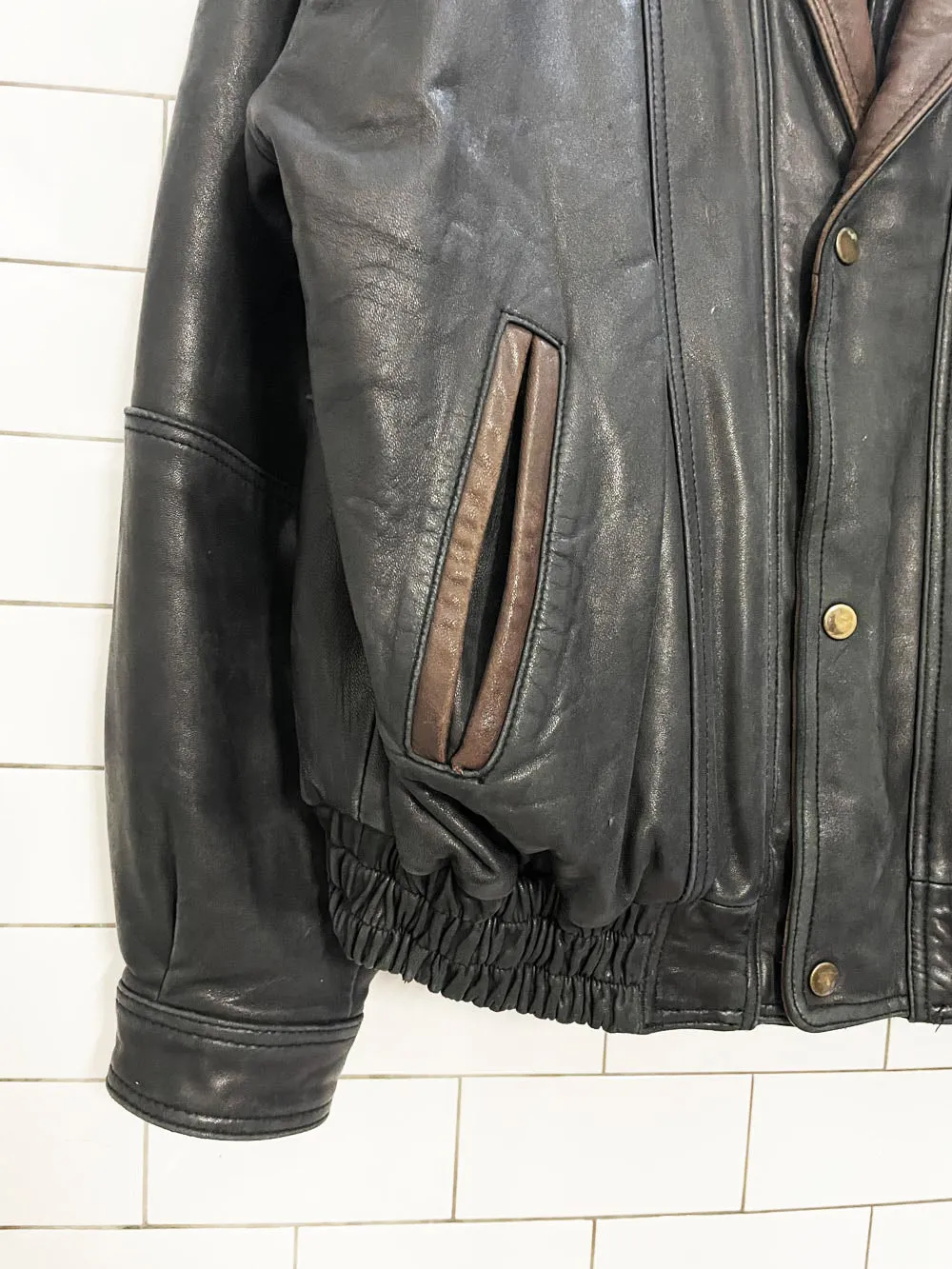 vintage leonardos butter leather two-tone bomber jacket sold by Good Market Thrift Store product image thumbnail 3