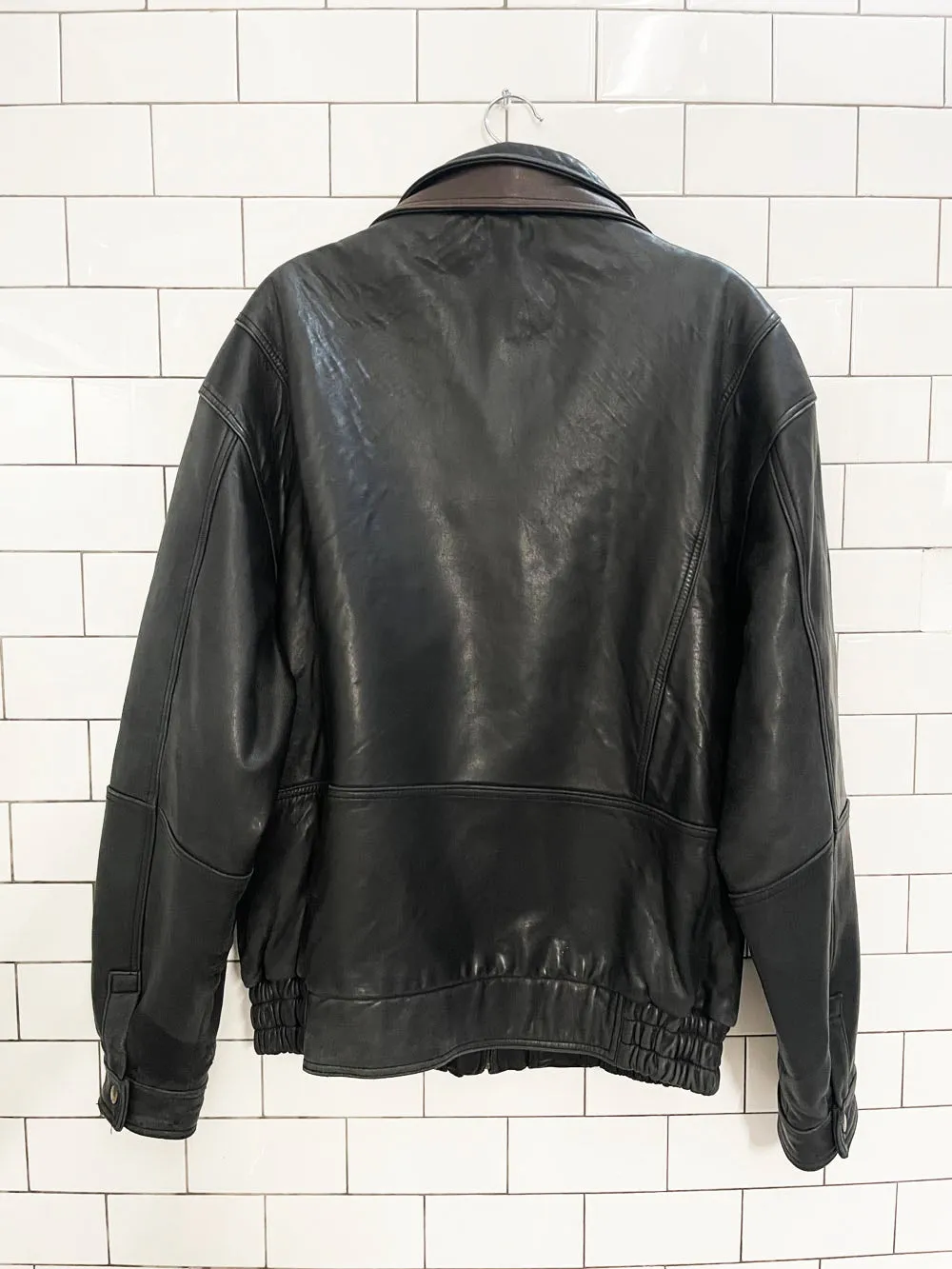vintage leonardos butter leather two-tone bomber jacket sold by Good Market Thrift Store product image thumbnail 4
