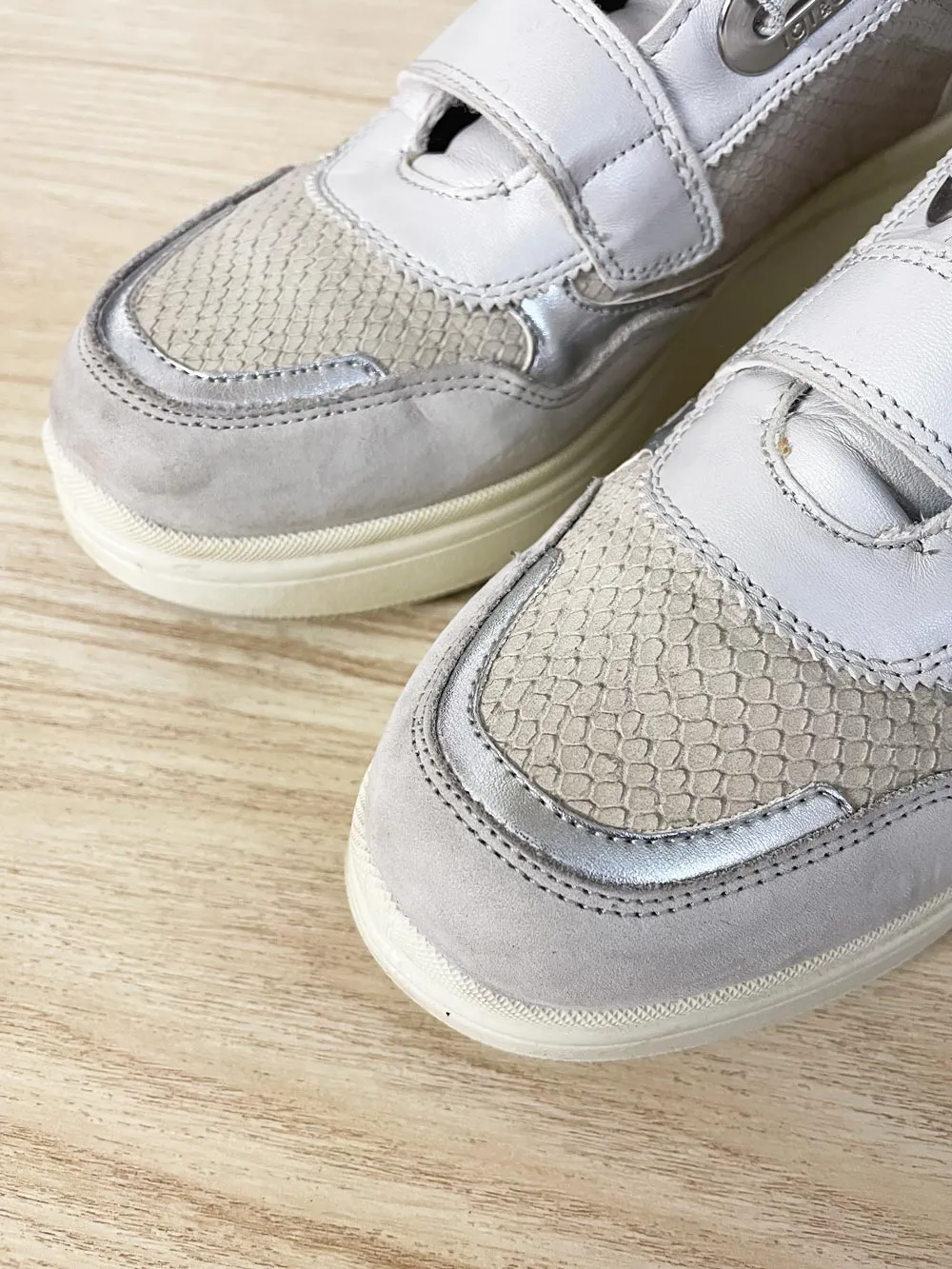 igi&co metallic leather velcro platform sneakers | made in Italy sold by Good Market Thrift Store product image thumbnail 4