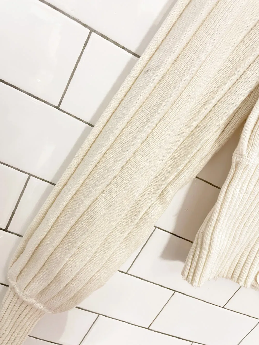 wilfred thais wool-blend balloon sleeve knit cardigan | aritzia sold by Good Market Thrift Store product image thumbnail 4