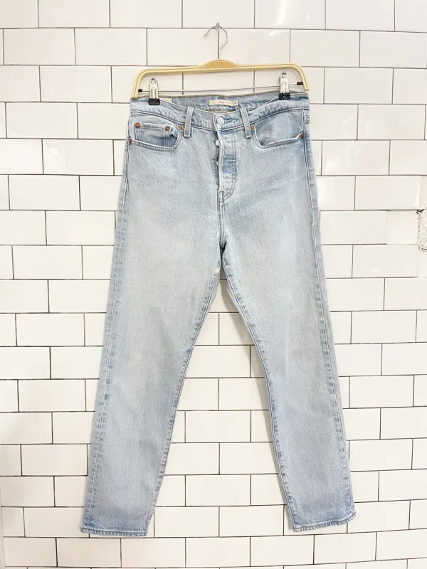 levi's wedgie straight jeans sold by Good Market Thrift Store