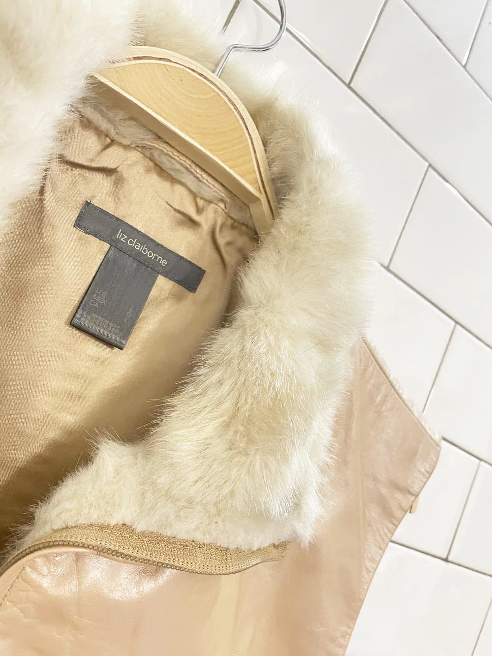 y2k liz claiborne pearl leather minimal zip vest with faux fur trim sold by Good Market Thrift Store product image thumbnail 2