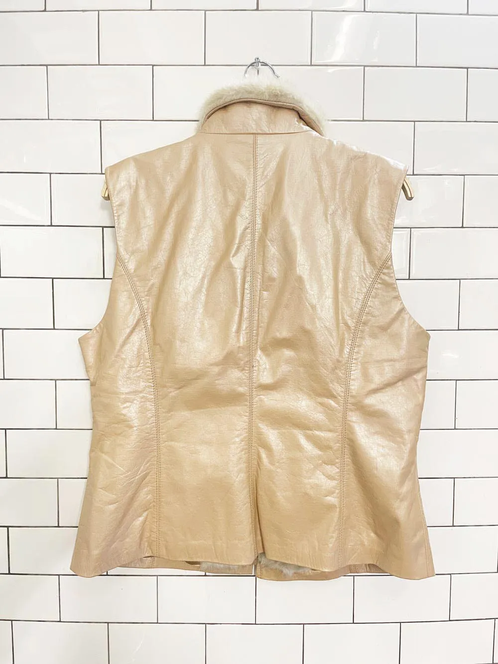 y2k liz claiborne pearl leather minimal zip vest with faux fur trim sold by Good Market Thrift Store product image thumbnail 5