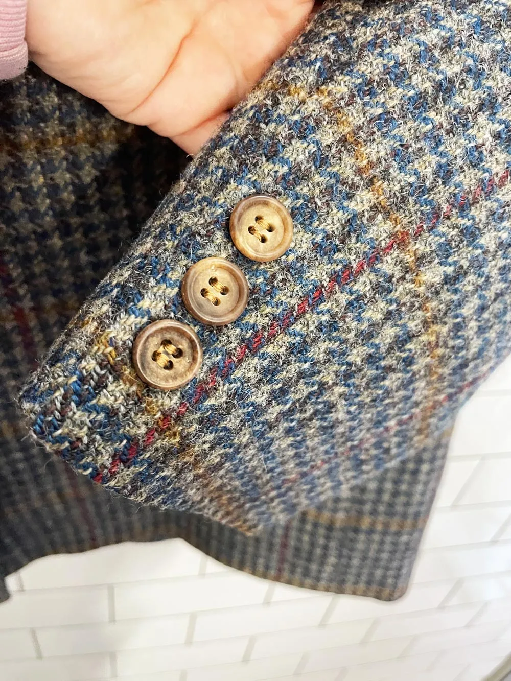 vintage daks 100% wool houndstooth tweed blazer sold by Good Market Thrift Store product image thumbnail 5