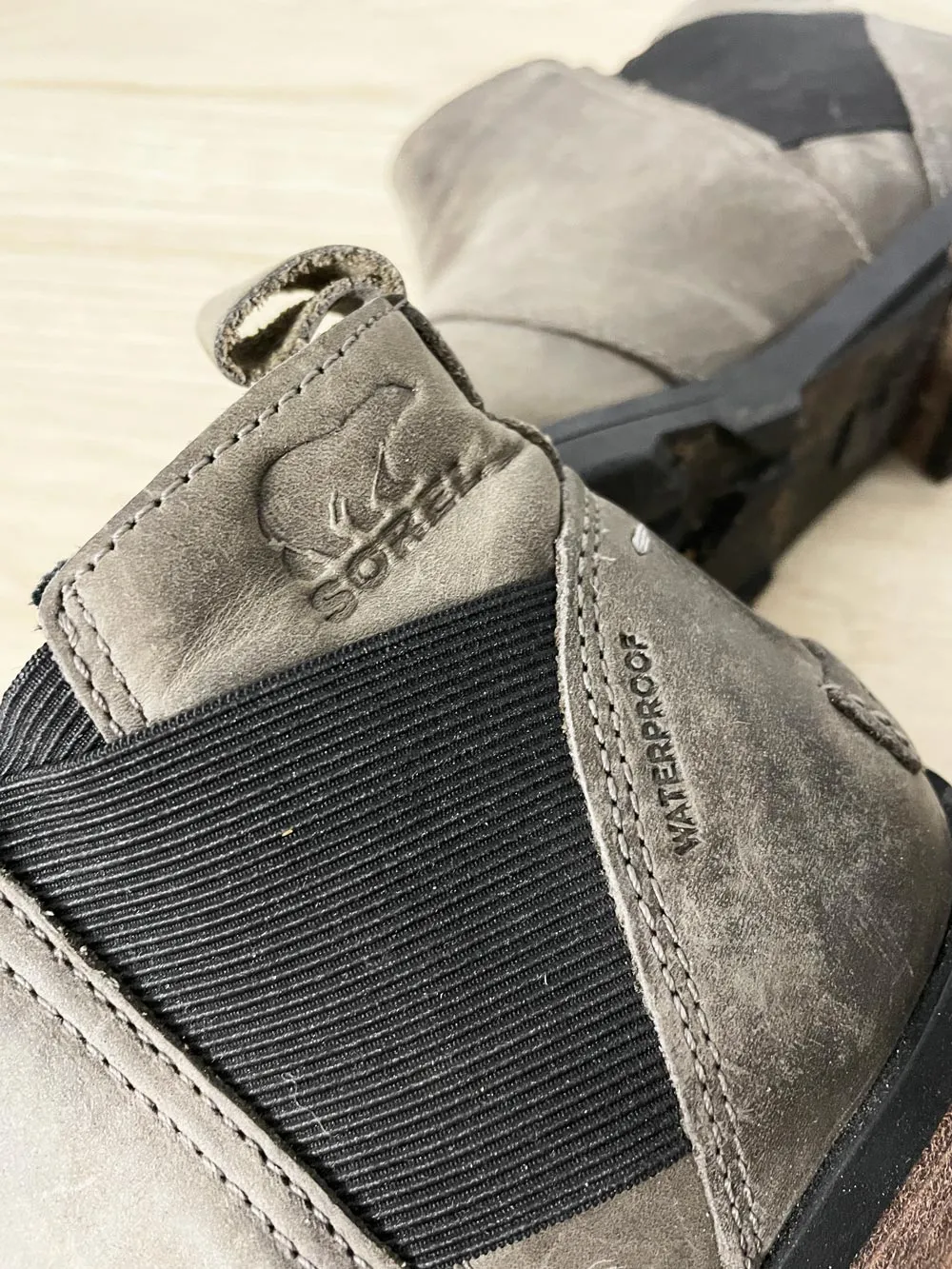 sorel emelie leather chelsea boot sold by Good Market Thrift Store product image thumbnail 2