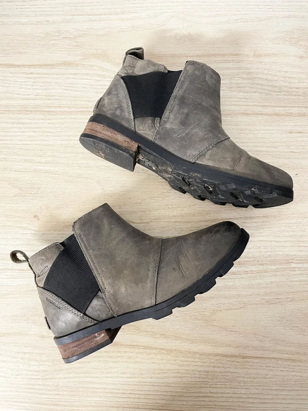 sorel emelie leather chelsea boot sold by Good Market Thrift Store product image thumbnail 5