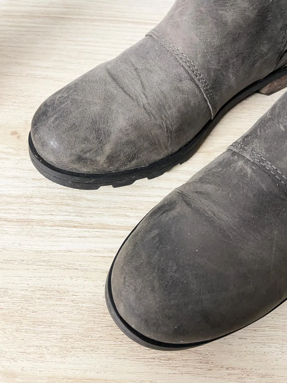 sorel emelie leather chelsea boot sold by Good Market Thrift Store product image thumbnail 4