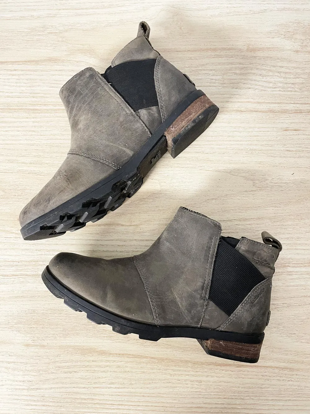 sorel emelie leather chelsea boot sold by Good Market Thrift Store
