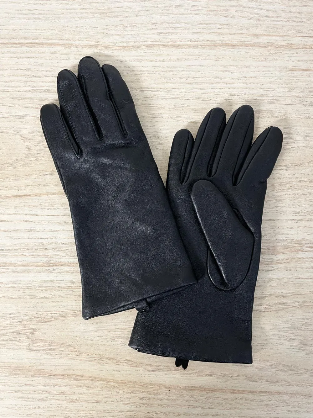 fownes brothers lambskin leather gloves with cashmere knit liner | holt renfrew sold by Good Market Thrift Store