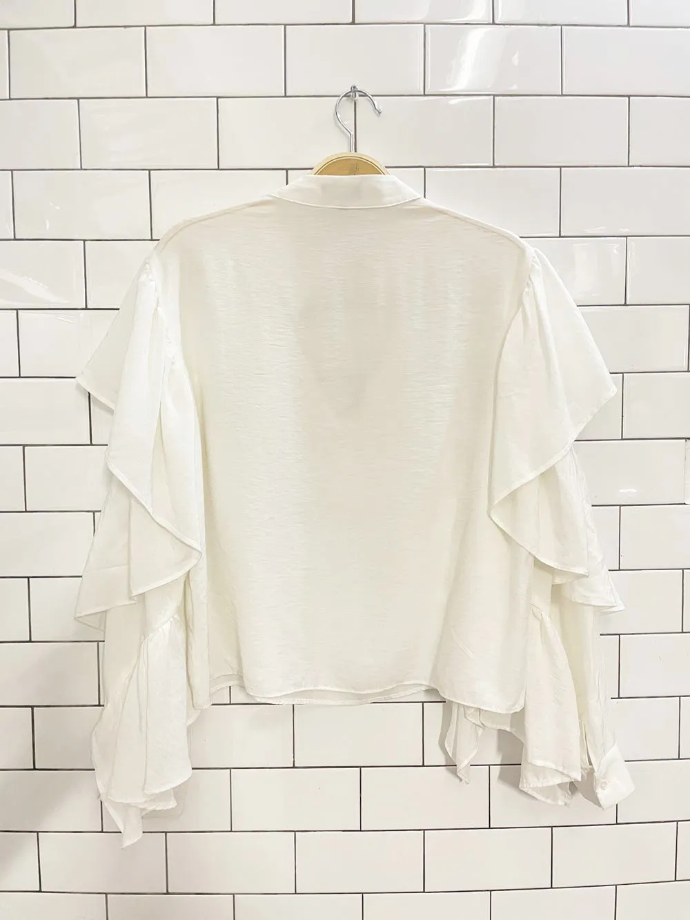 ontwelfth ruffle sleeve oversized blouse | anthropologie sold by Good Market Thrift Store product image thumbnail 3