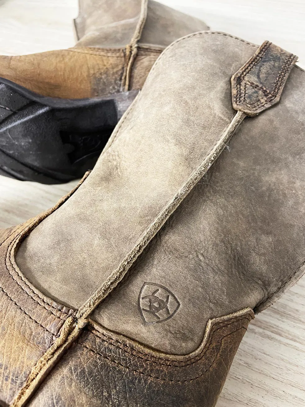 ariat rambler western leather cowboy boot sold by Good Market Thrift Store product image thumbnail 2