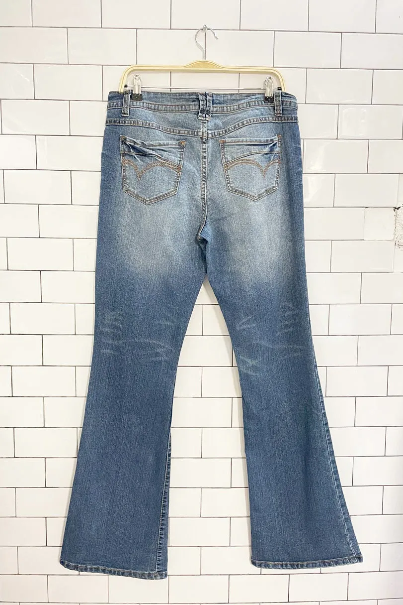 y2k milan low rise flare leg stretch jeans sold by Good Market Thrift Store product image thumbnail 4