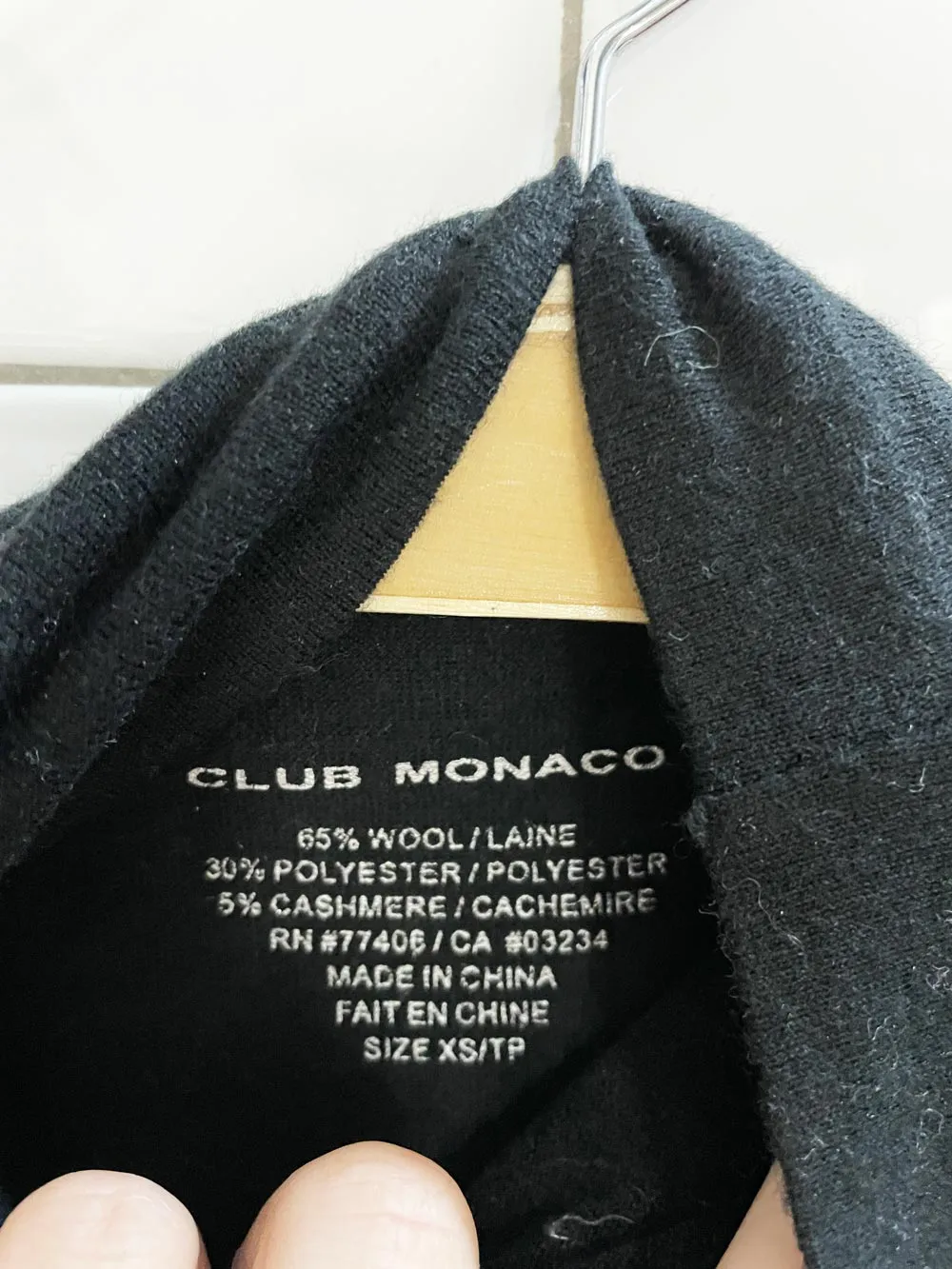 club monaco wool-cashmere blend slim turtleneck sold by Good Market Thrift Store product image thumbnail 3