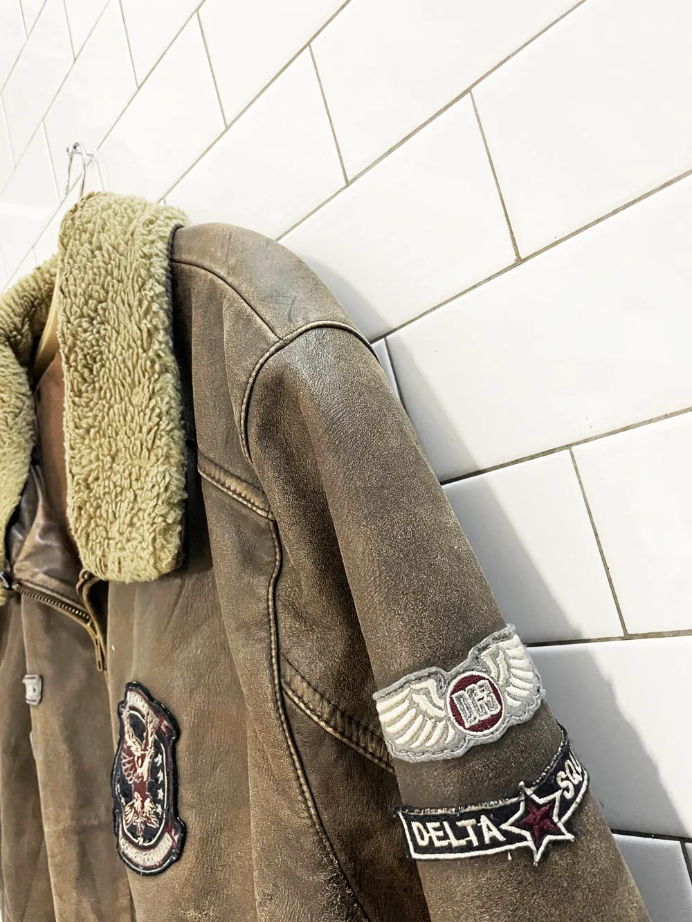 vintage denver hayes sherpa collar leather aviator bomber jacket sold by Good Market Thrift Store product image thumbnail 3