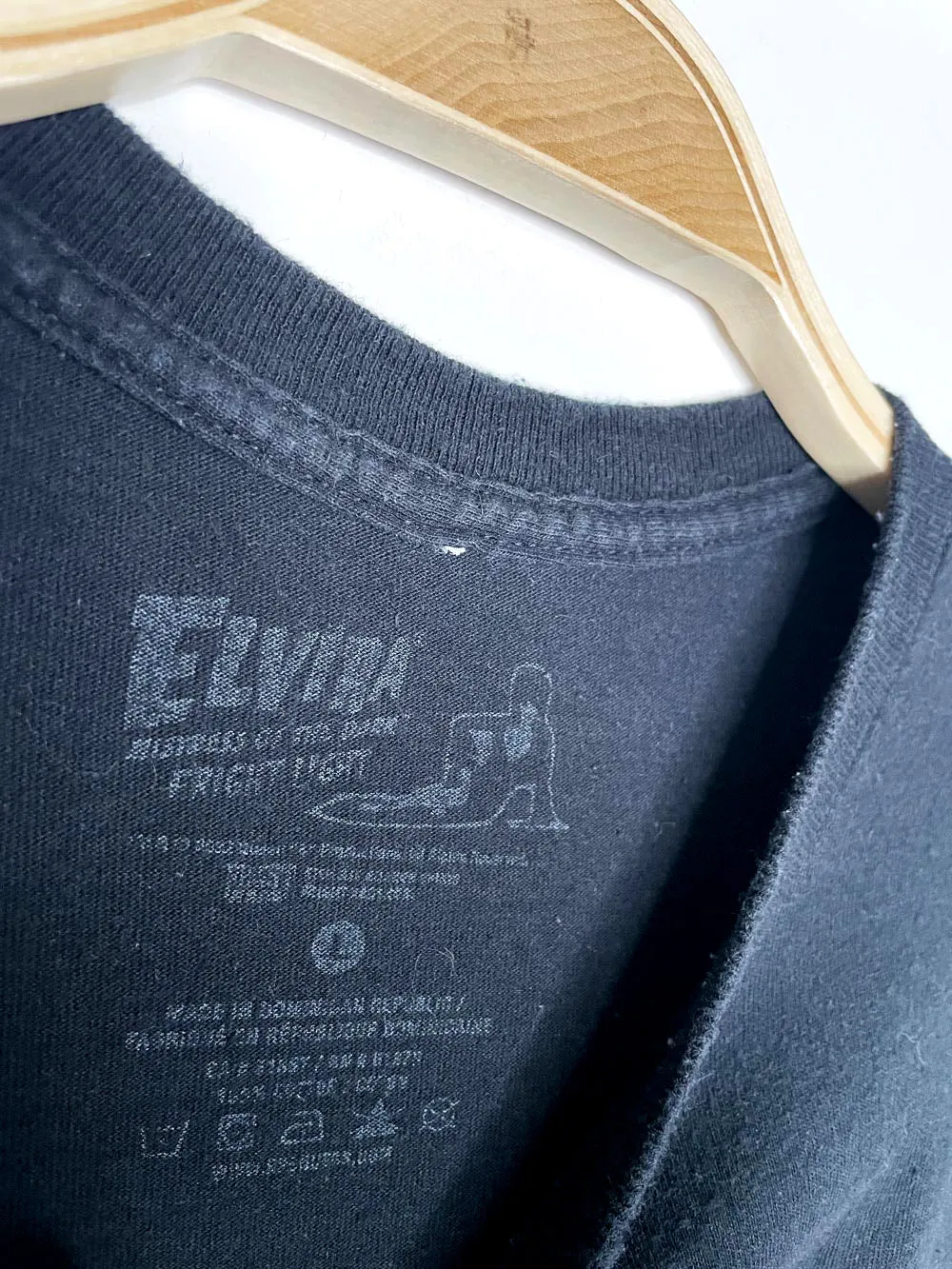 elvira mistress of the dark fright light graphic tee | halloween sold by Good Market Thrift Store product image thumbnail 3