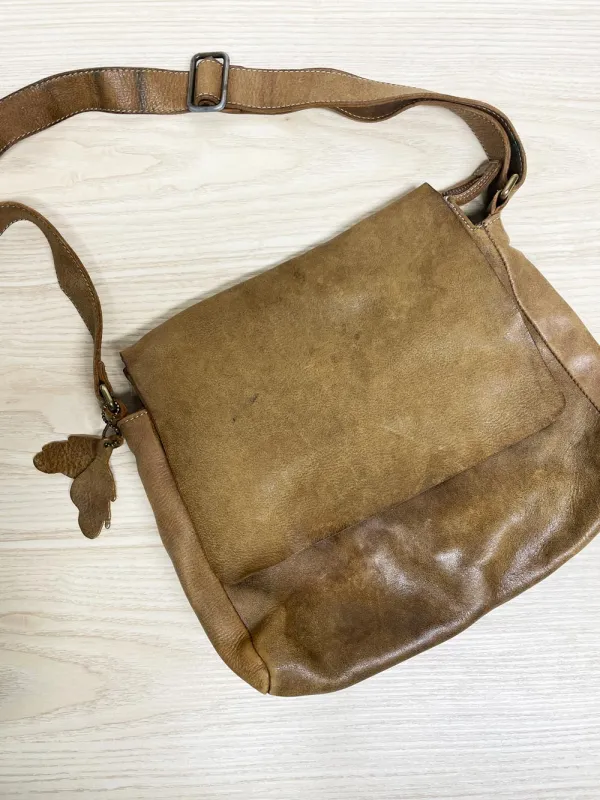 vintage roots tribe raiders leather messenger bag sold by Good Market Thrift Store