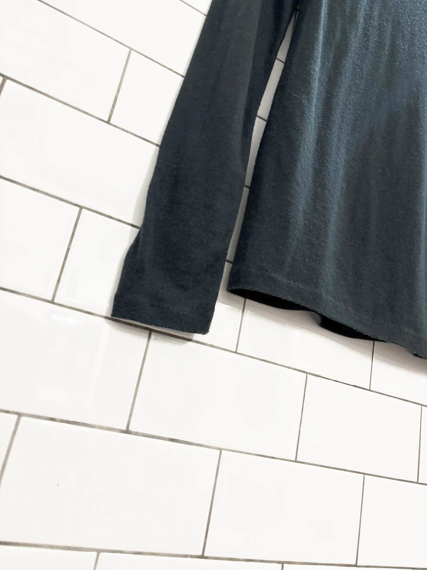 club monaco wool-cashmere blend light turtleneck sold by Good Market Thrift Store product image thumbnail 3