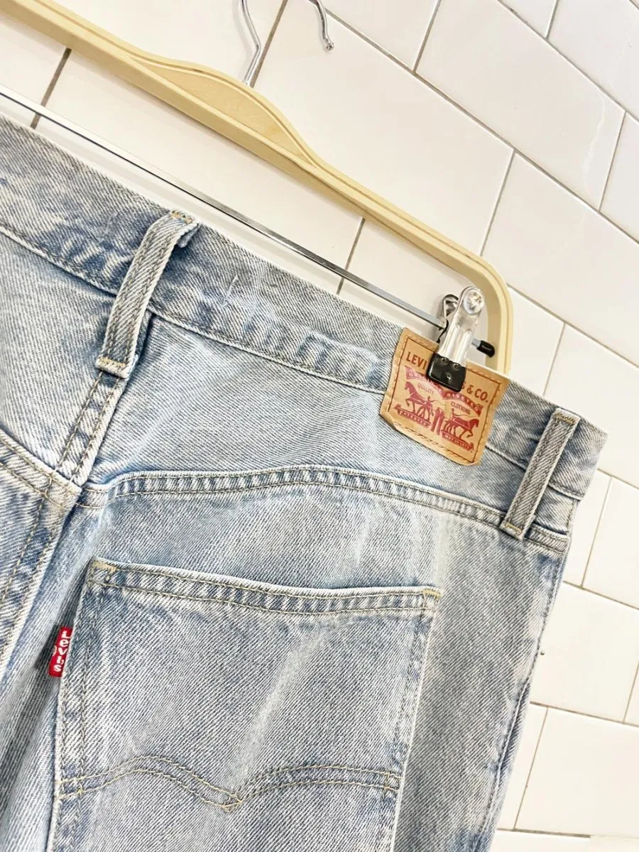 levi's 94 baggy ample jeans sold by Good Market Thrift Store product image thumbnail 3