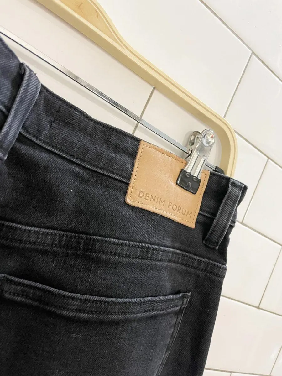 denim forum the 90s naomi super high stovepipe jeans | aritzia sold by Good Market Thrift Store product image thumbnail 2