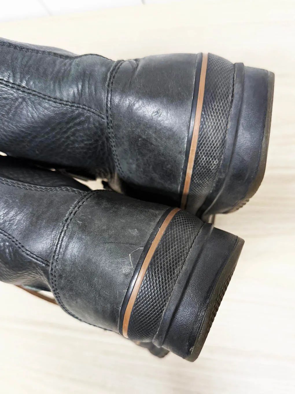 sorel kitchener caribou leather waterproof boot sold by Good Market Thrift Store product image thumbnail 4