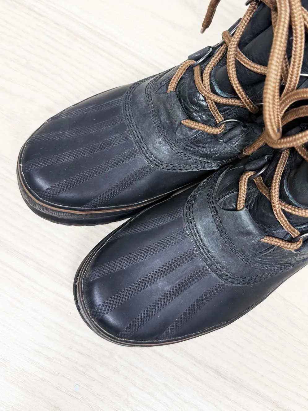 sorel kitchener caribou leather waterproof boot sold by Good Market Thrift Store product image thumbnail 3