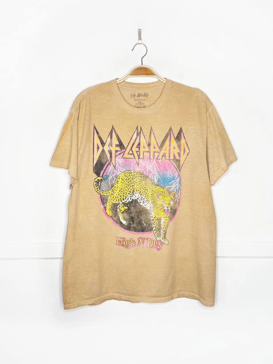 def leppard high n dry band tee | epic rights sold by Good Market Thrift Store