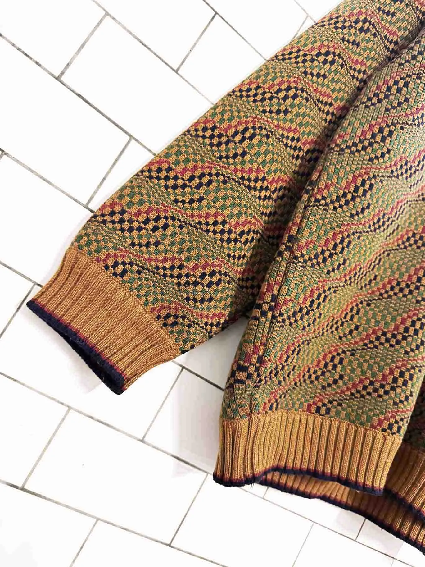 vintage 80s consul wave knit v-neck sweater sold by Good Market Thrift Store product image thumbnail 4