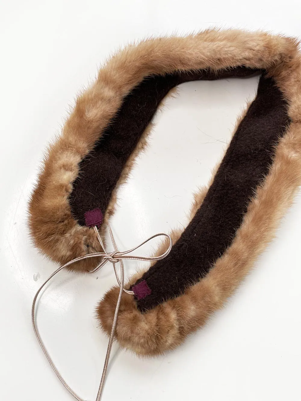 vintage mink fur small peter pan collar sold by Good Market Thrift Store product image thumbnail 5