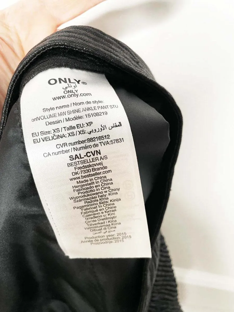 only pleated crinkle shine ankle pant sold by Good Market Thrift Store product image thumbnail 4