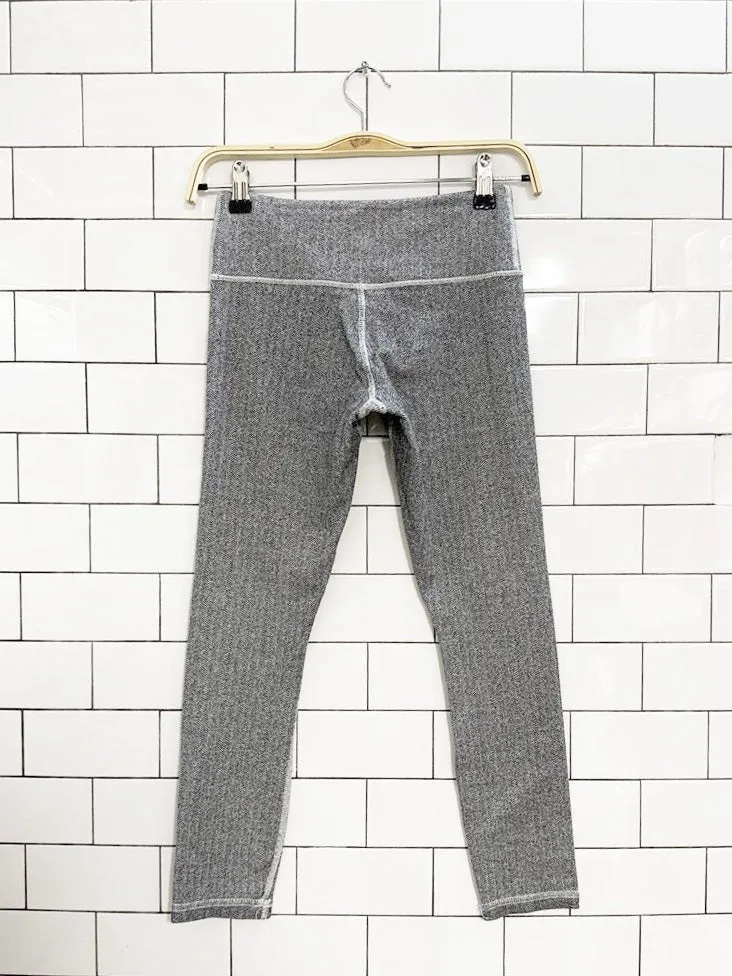 lululemon herringbone wunder under leggings | luon 25" sold by Good Market Thrift Store product image thumbnail 4