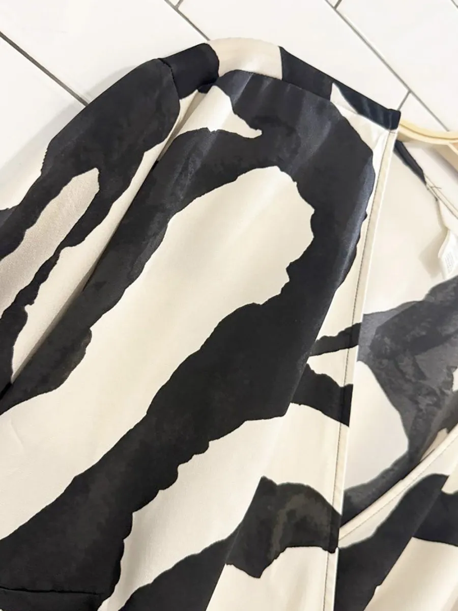 h&m satin kimono sleeve wrap dress sold by Good Market Thrift Store product image thumbnail 2