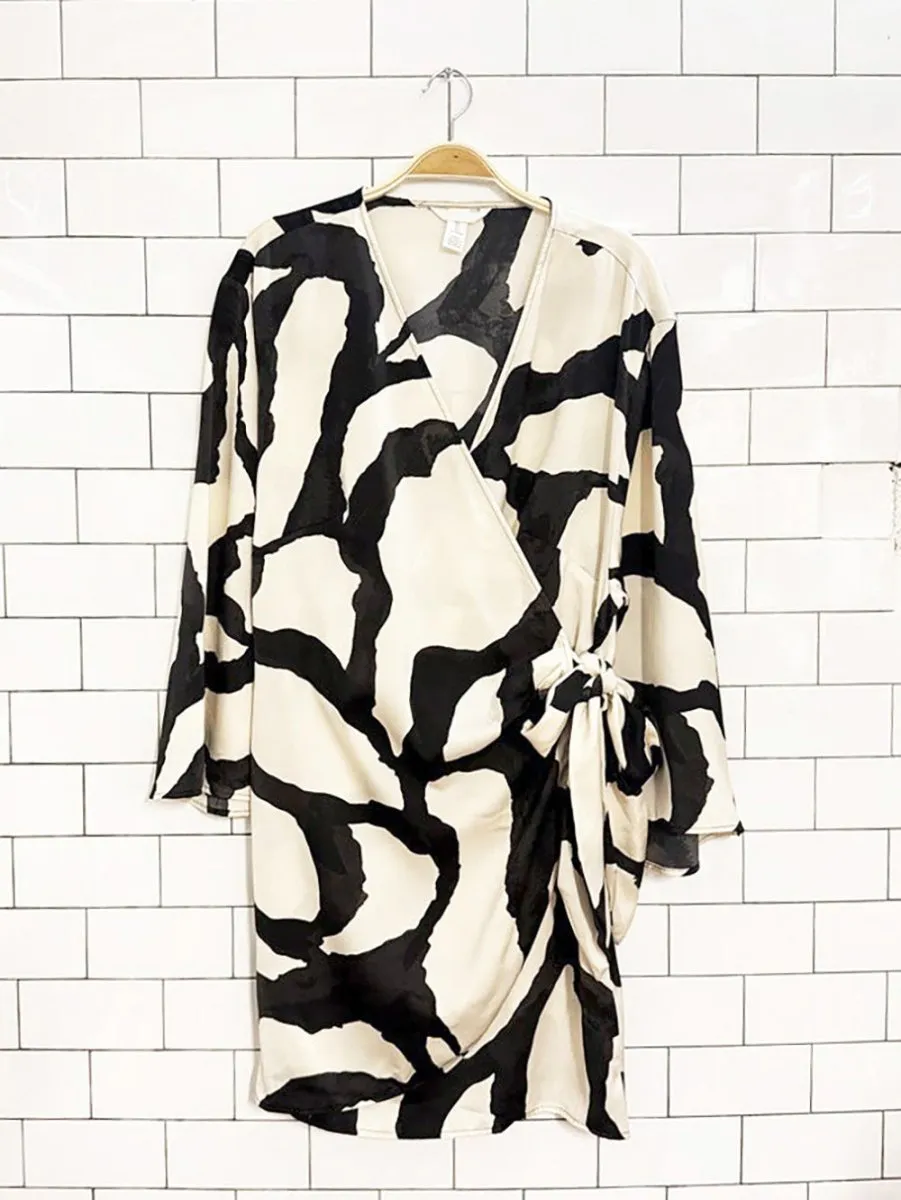 h&m satin kimono sleeve wrap dress sold by Good Market Thrift Store