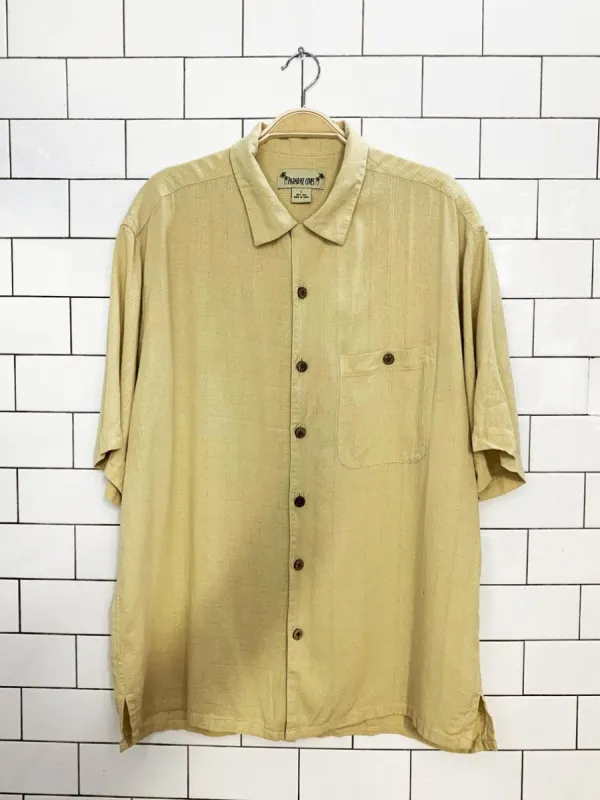 paradise coves 100% silk textured full button shirt made by Good Market Thrift Store