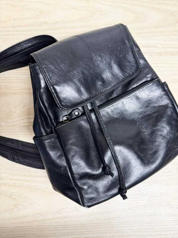vintage 00s GH bass & co minimal leather backpack made by Good Market Thrift Store