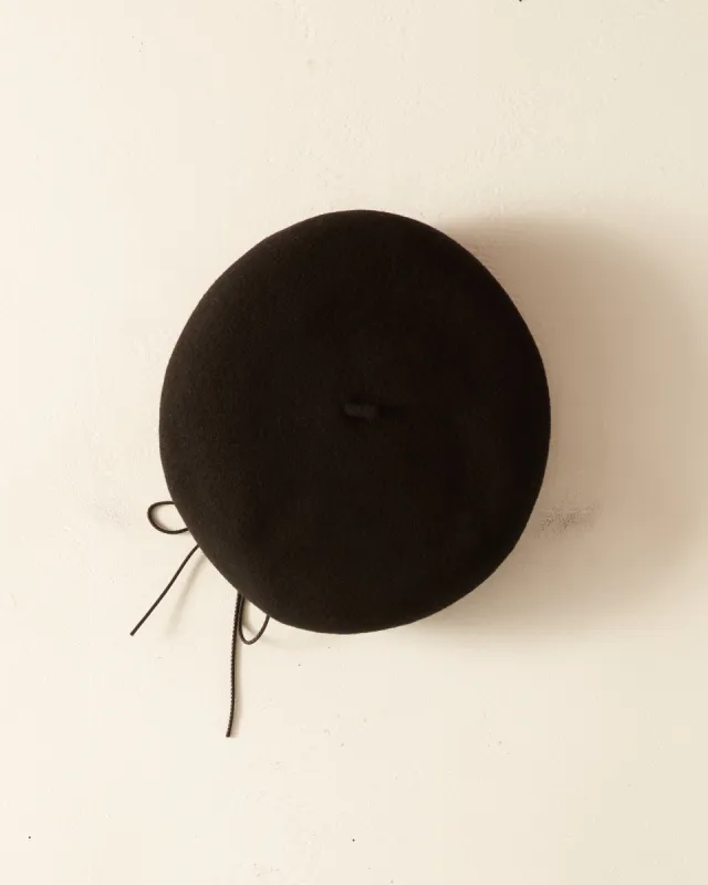 Twisted Piping Beret - Black sold by BODE