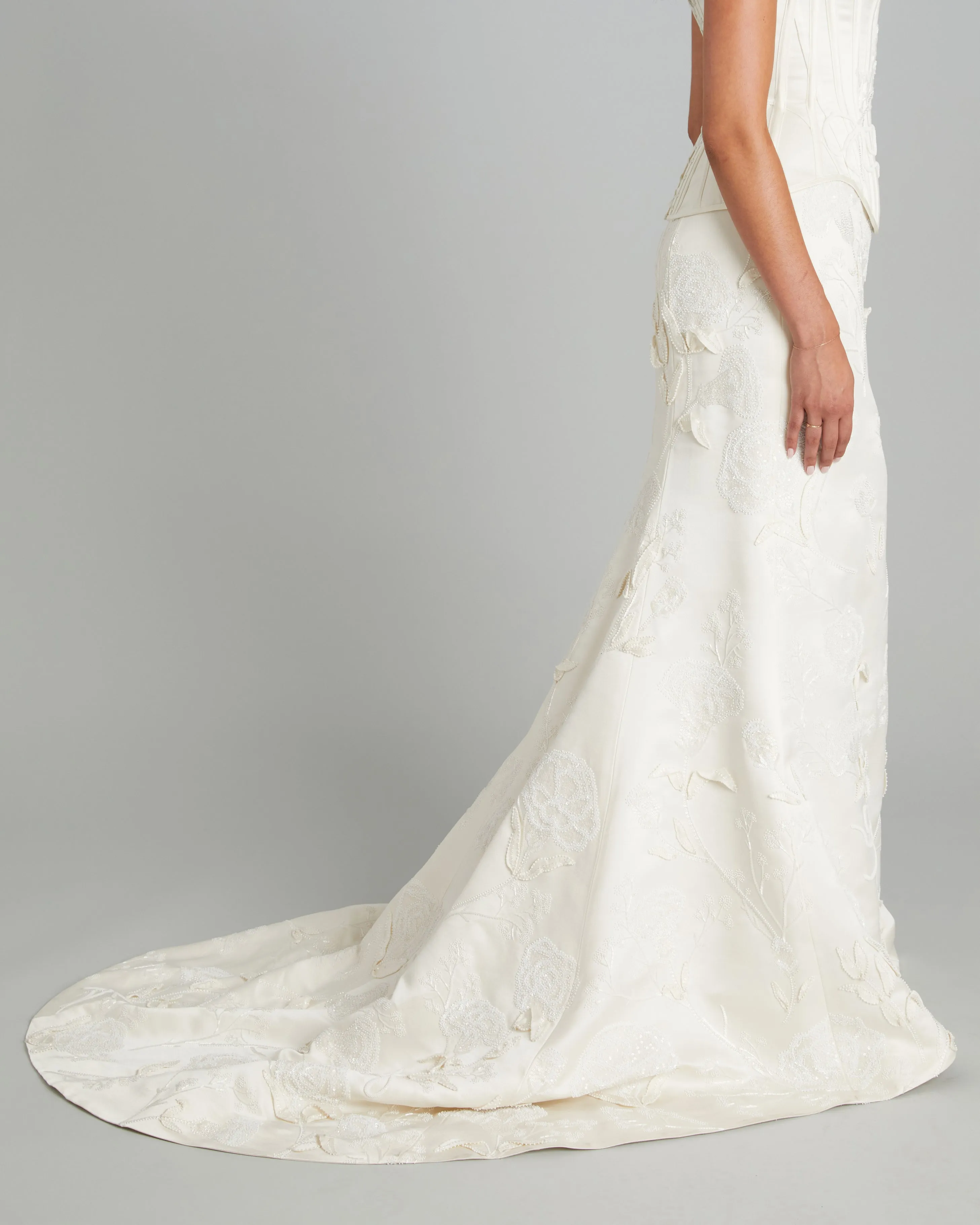 Classic Skirt with Carnation Embroidery sold by Wiederhoeft product image thumbnail 3