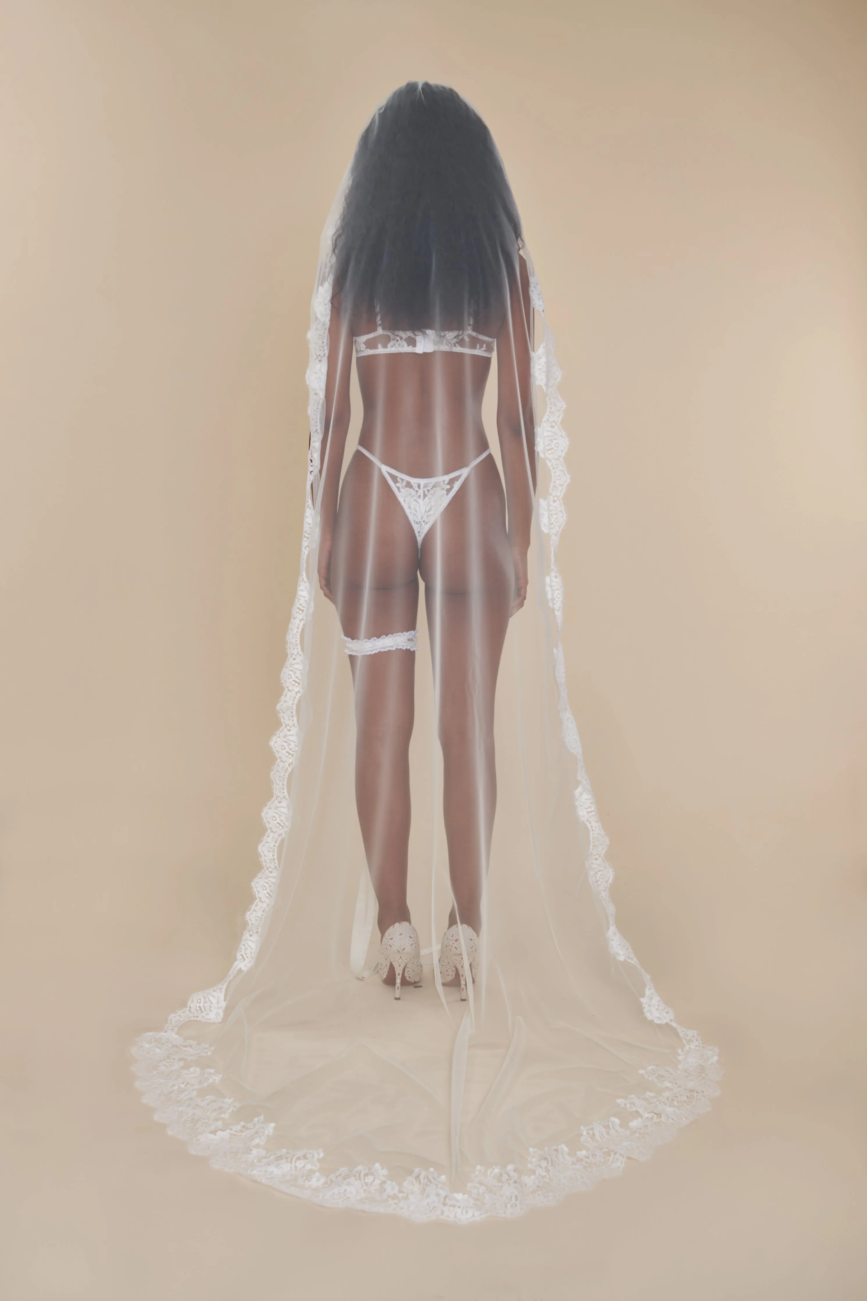 Marilyn Veil sold by Mirror Palais