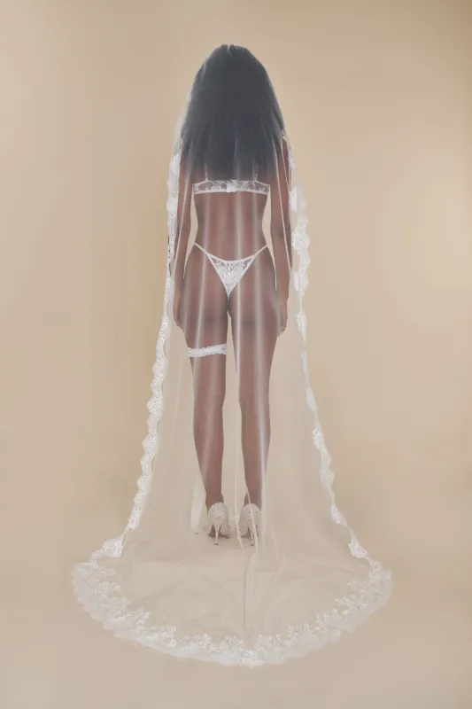 Marilyn Veil made by Mirror Palais
