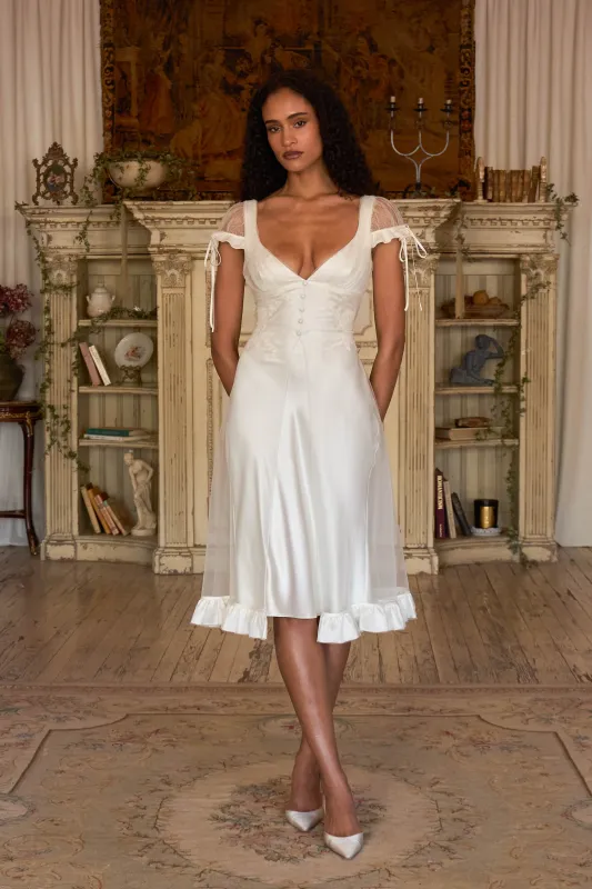 Candlelit Lady Dress in Pearl made by Mirror Palais