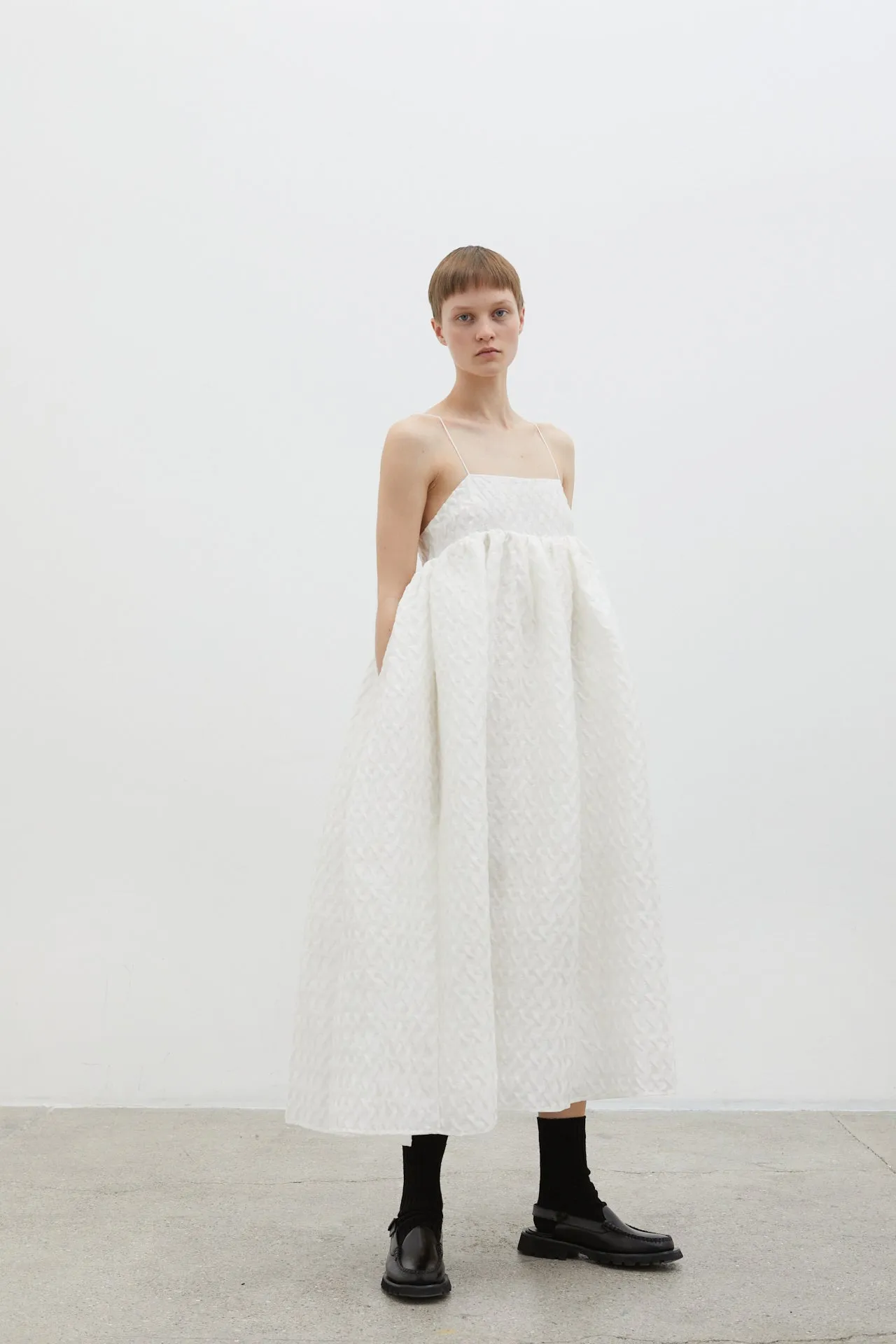 BETH | DRESS LINEN PLISSÉ WHITE sold by Cecilie Bahnsen