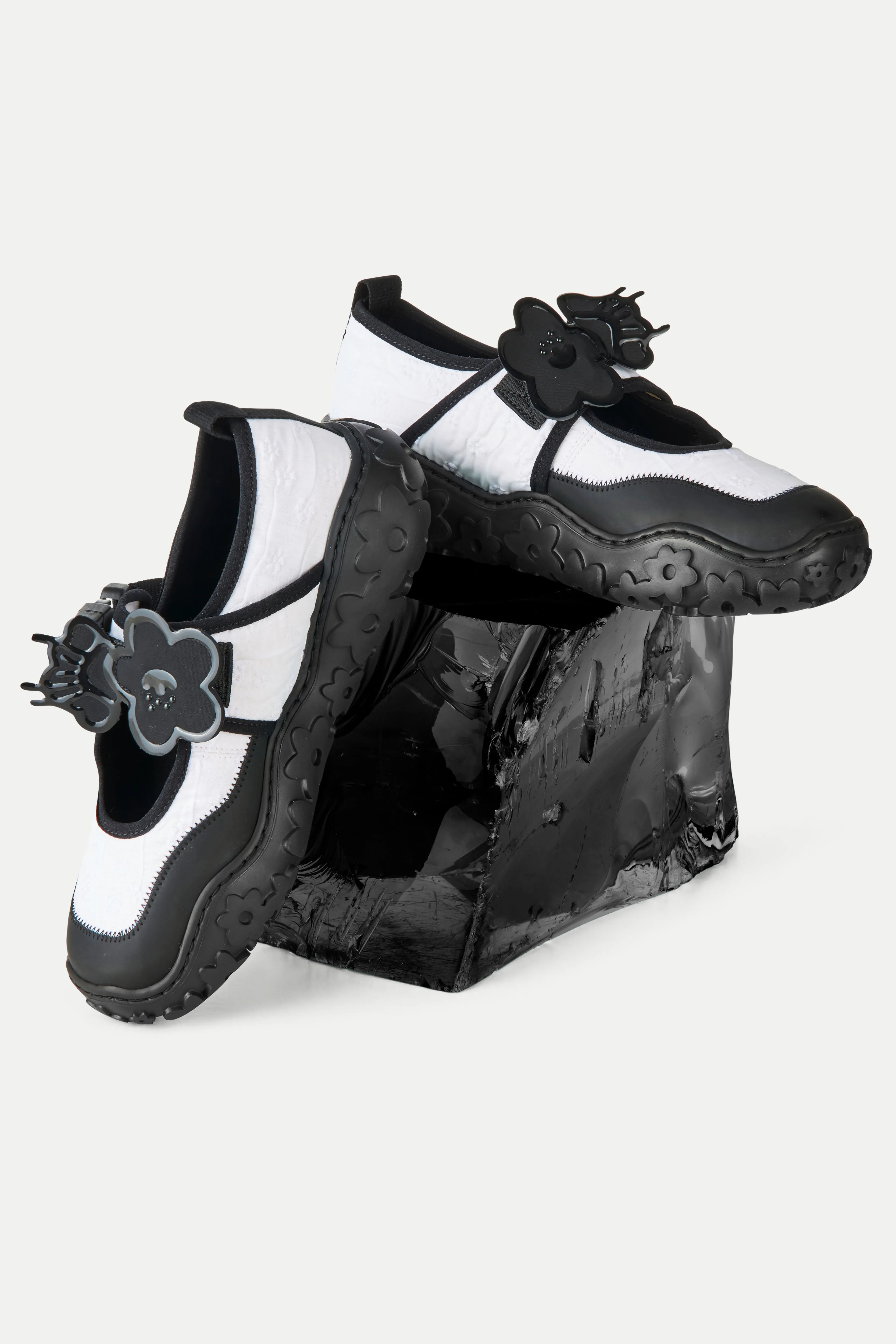 GIROS | OPEN SNEAKER MARGUERITE CLOQUÉ WHITE sold by Cecilie Bahnsen