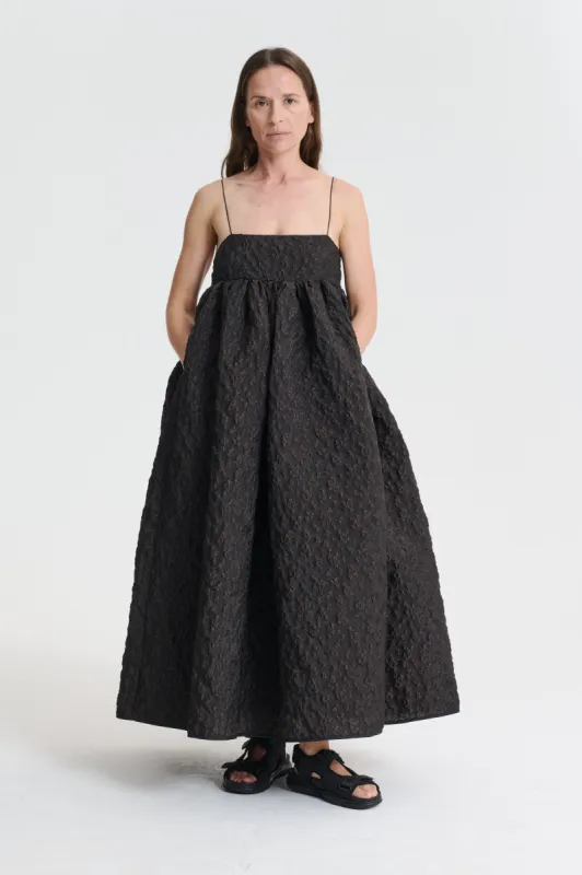 BETH | DRESS WINDROSE MATELASS… BROWN made by Cecilie Bahnsen