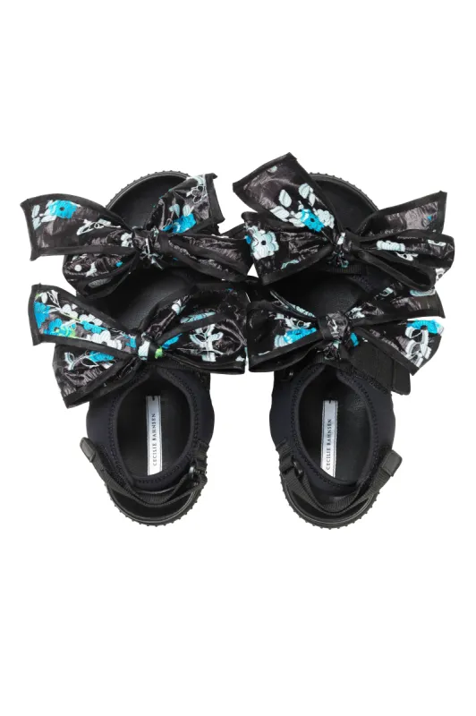 VALERIA | TRUEAL YARROW FIL-COUPÉ BLACK/AQUA BOWS sold by Cecilie Bahnsen