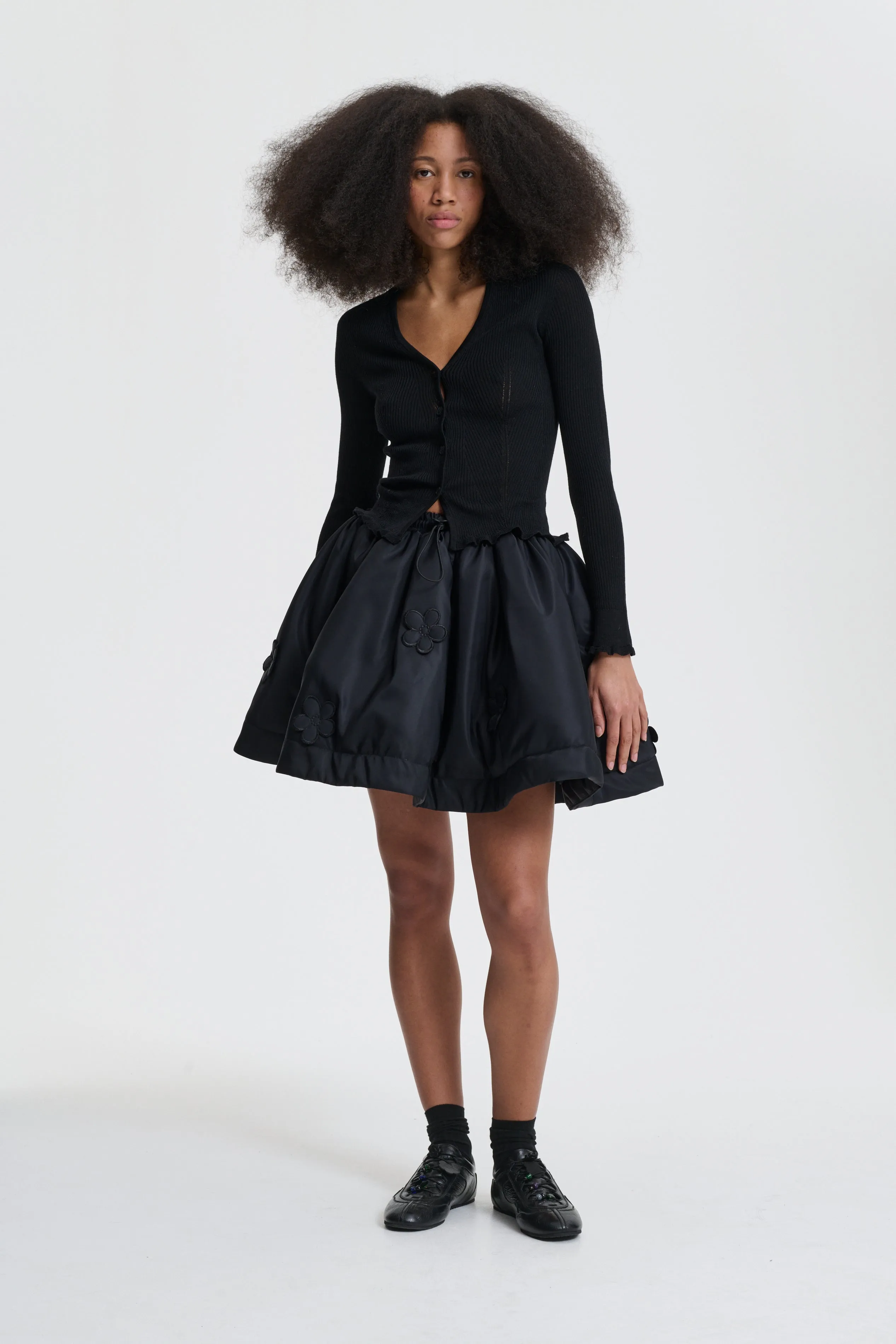 BESSIE | CARDIGAN SEAMLESS MERINO BLACK sold by Cecilie Bahnsen