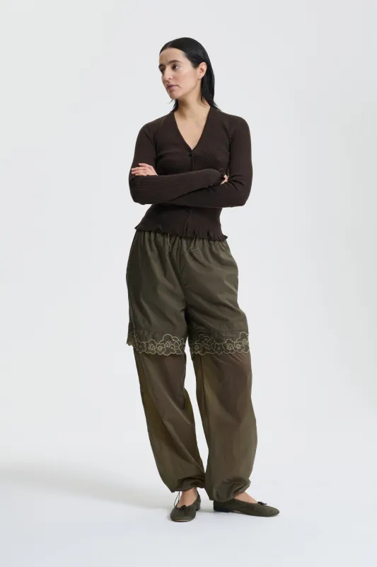 BIANCA | JOGGERS EMBROIDERED RIPSTOP OLIVE made by Cecilie Bahnsen