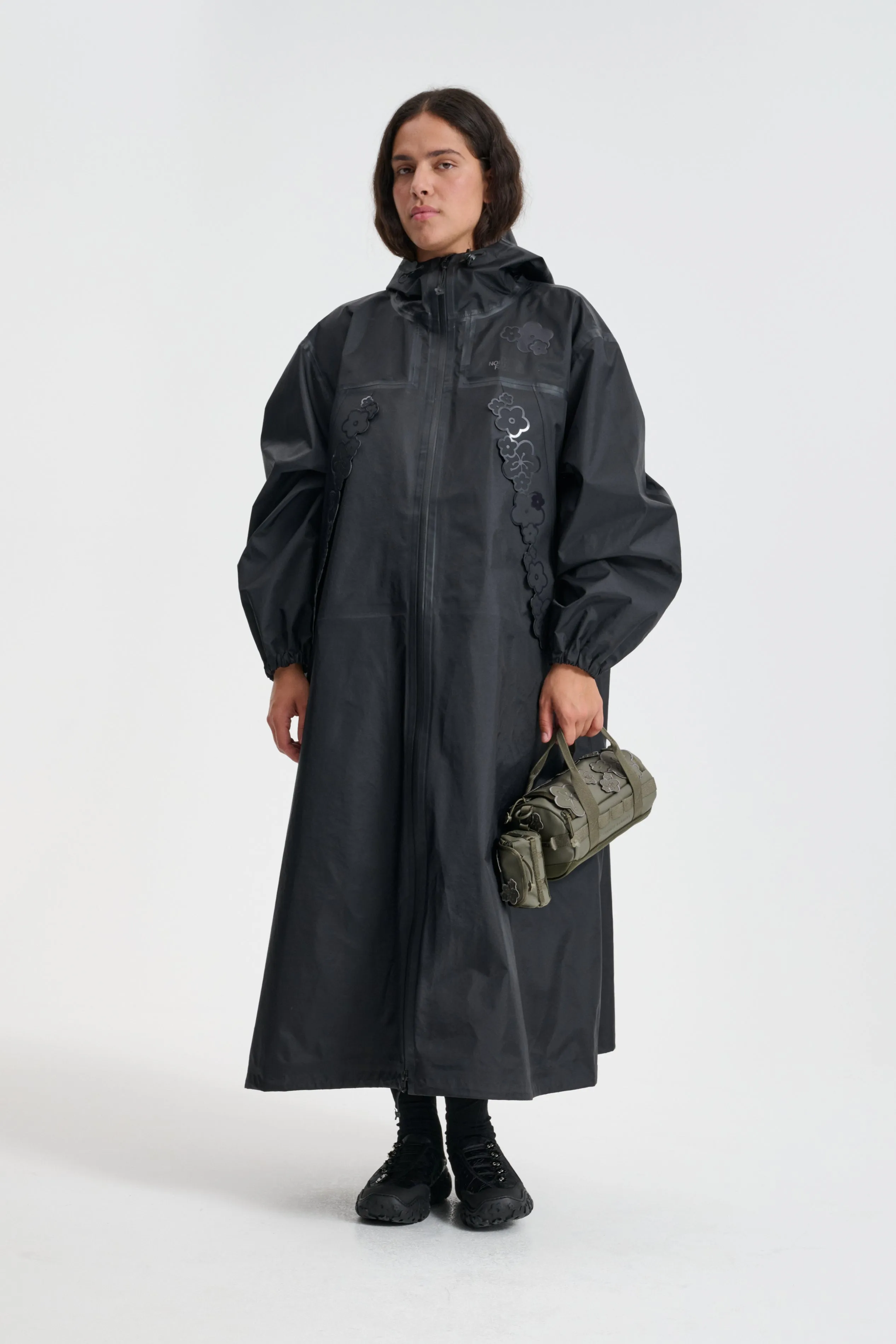 THE NORTH FACE X CECILIE BAHNSEN MARIA BASE CAMP | CLUTCH | OLIVE sold by Cecilie Bahnsen product image thumbnail 4