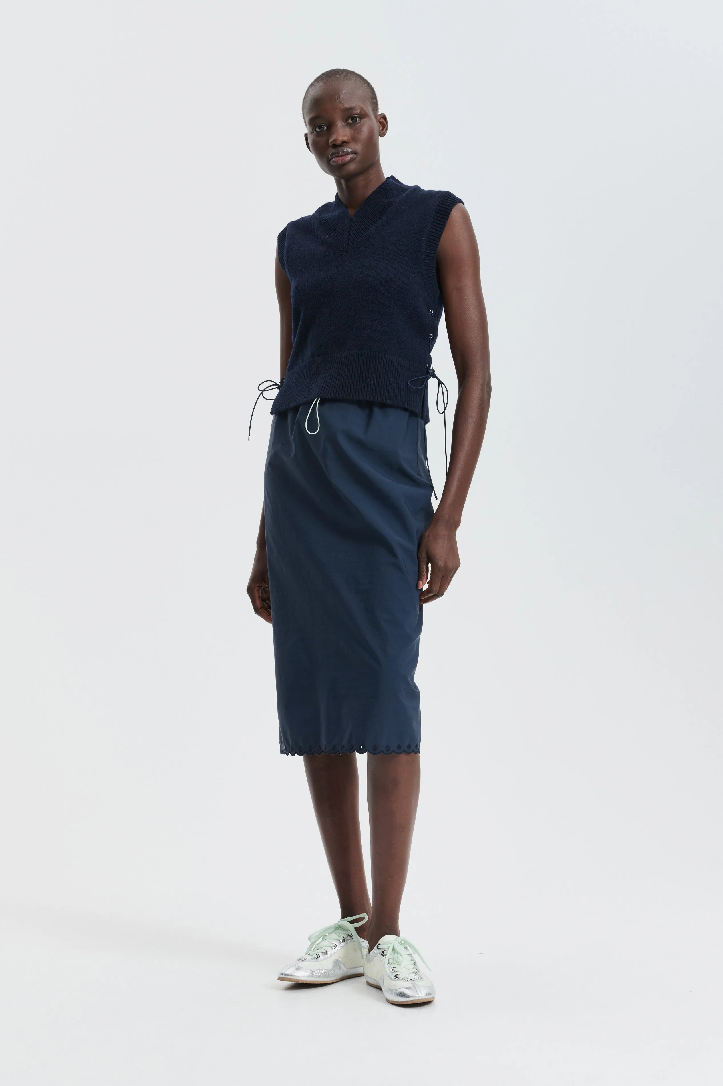 CBFLEETWOOD | VEST WINTER LAMBSWOOL NAVY sold by Cecilie Bahnsen