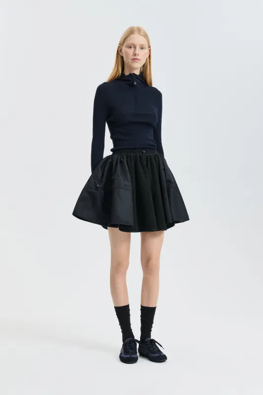 CBFABIANNA | SKIRT NYLON / FLEECE BLACK made by Cecilie Bahnsen