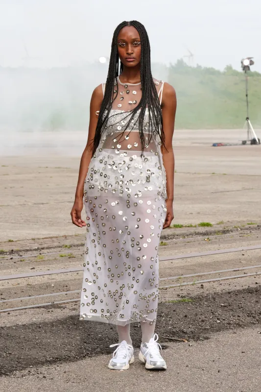 UTANIA & GUS | CO-ORD SET SEQUIN BLOSSOM TULLE SILVER - LOOK 5 made by Cecilie Bahnsen